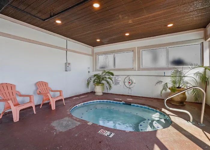 Royal Palms 503